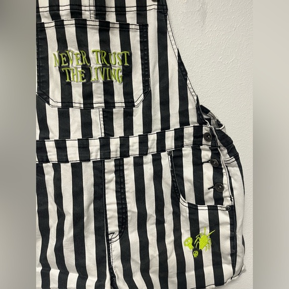 Hot Topic Beetlejuice shortalls black & white vertical stripes embroidered
Sz L - Picture 3 of 5